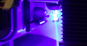 蓝色激光烹煮的3D打印鸡肉样品。图片来自哥伦比亚工程学院的Jonathan Blutinger。