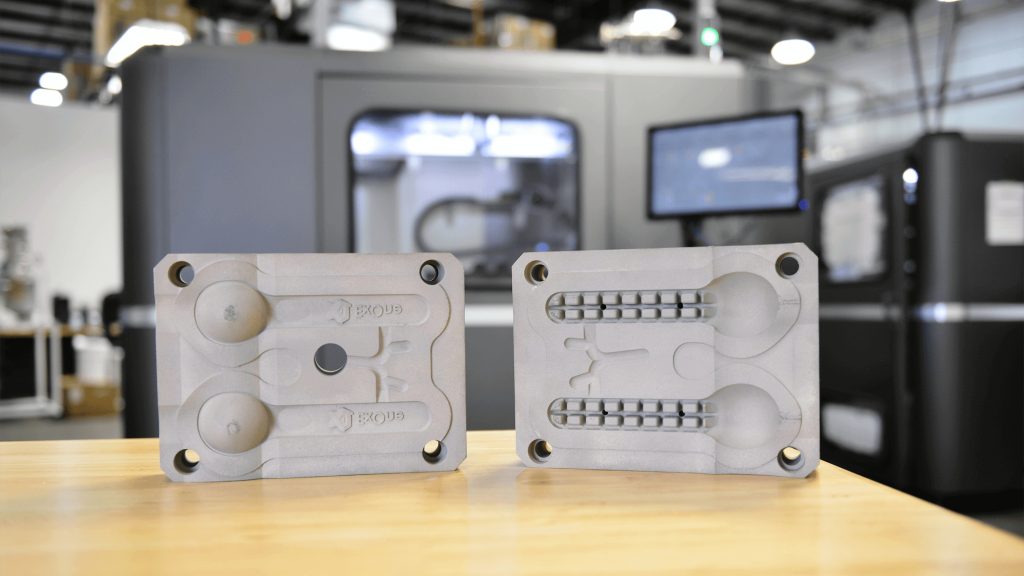 X1 MetalTool用于3D打印塑料注射成型应用。通过ExOne照片。