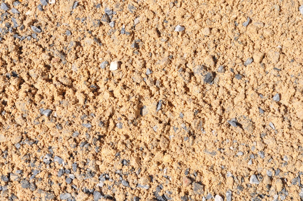 传统的混凝土混合料需要砾石和沙子作为集料，如果它们用于承重应用。照片来自Parklea Sand and Soil。