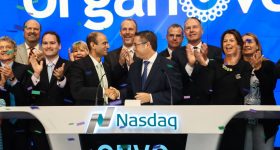 Organovo创始人和名誉主席Keith梅菲y (center right) hosts ringing the NASDAQ opening bell in October 2016. Photo via Organovo on Twitter