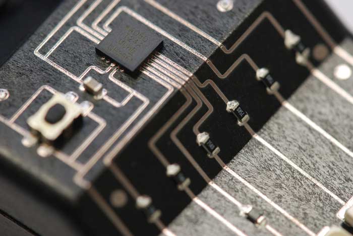 用3D打印技术制作的电路板。通过Neotech形象。
