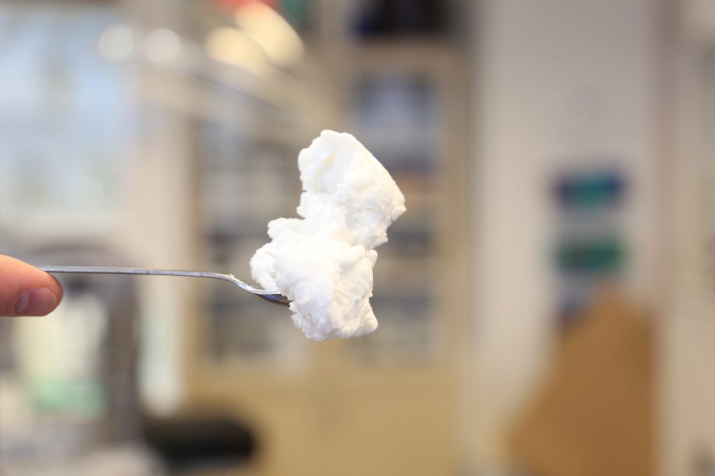 VTT的纳米纤维素3D可打印糊剂。通过芬兰VTT技术研究中心的照片。