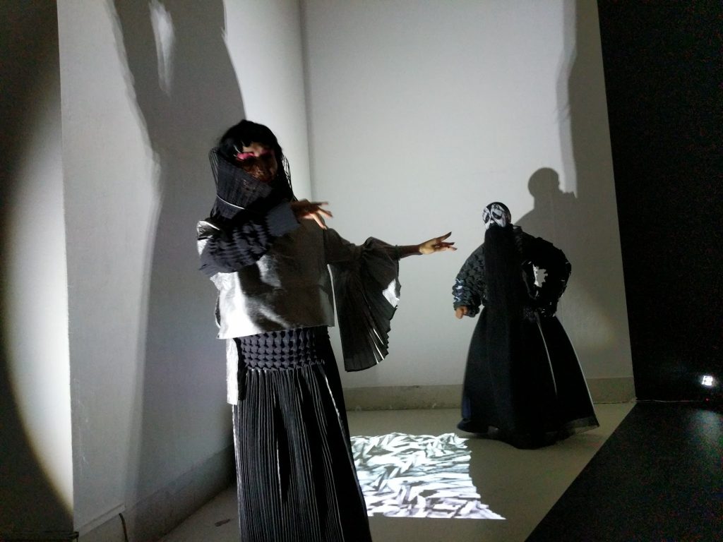 林明景和蔡俊煌为京剧制作的3D印花纺织品，在RCA演出。迈克尔·佩奇摄。