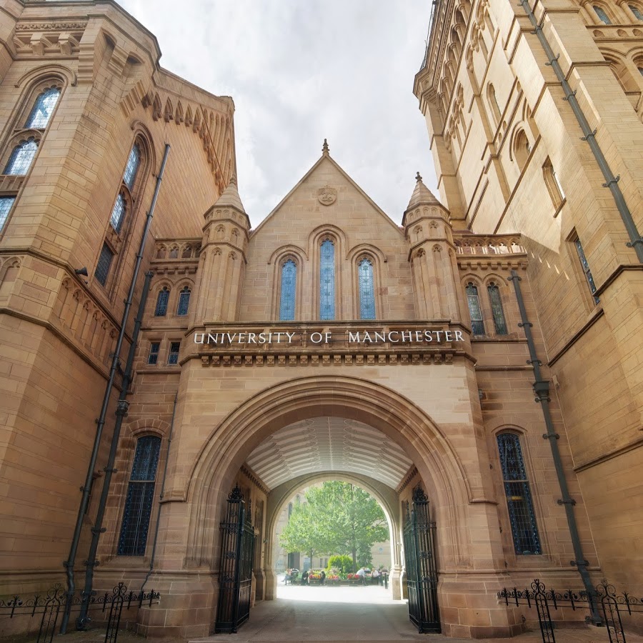 这entrance of the University of Manchester. Image via YouTube.