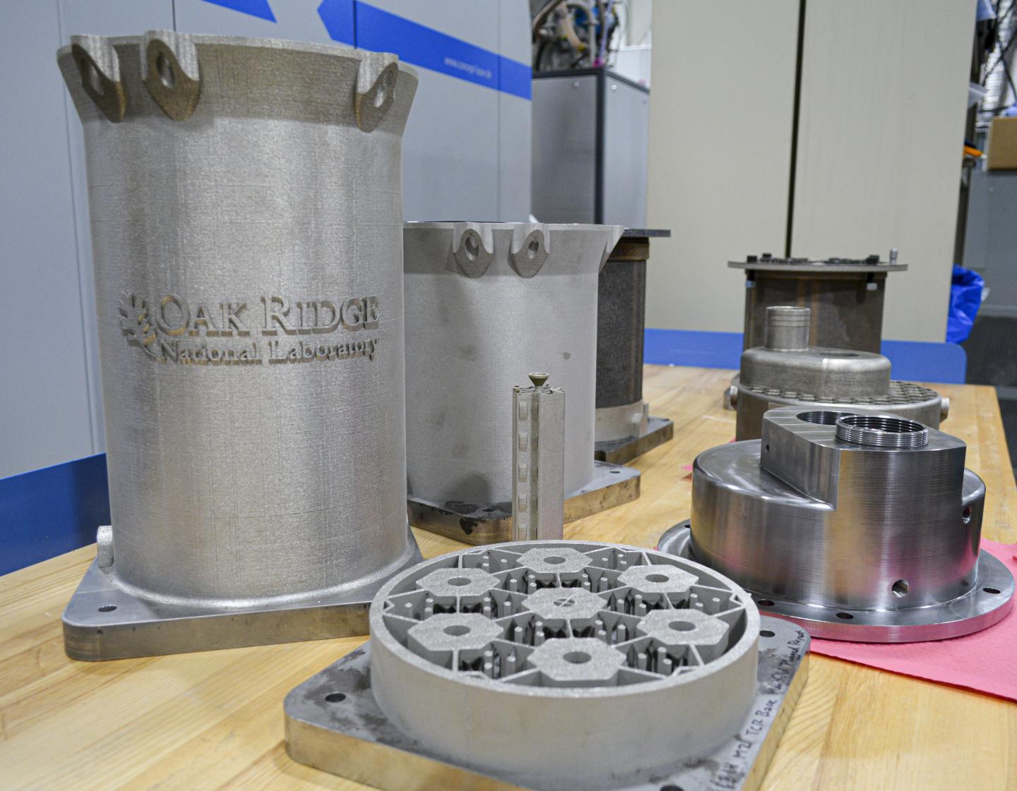 橡树岭原型反应堆之一的3D打印组件。通过Britanny Cramer/Ornl/美国能源部的照片。