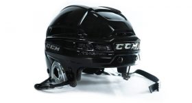 超级大头钉X头盔。图片来自CCM Hockey。