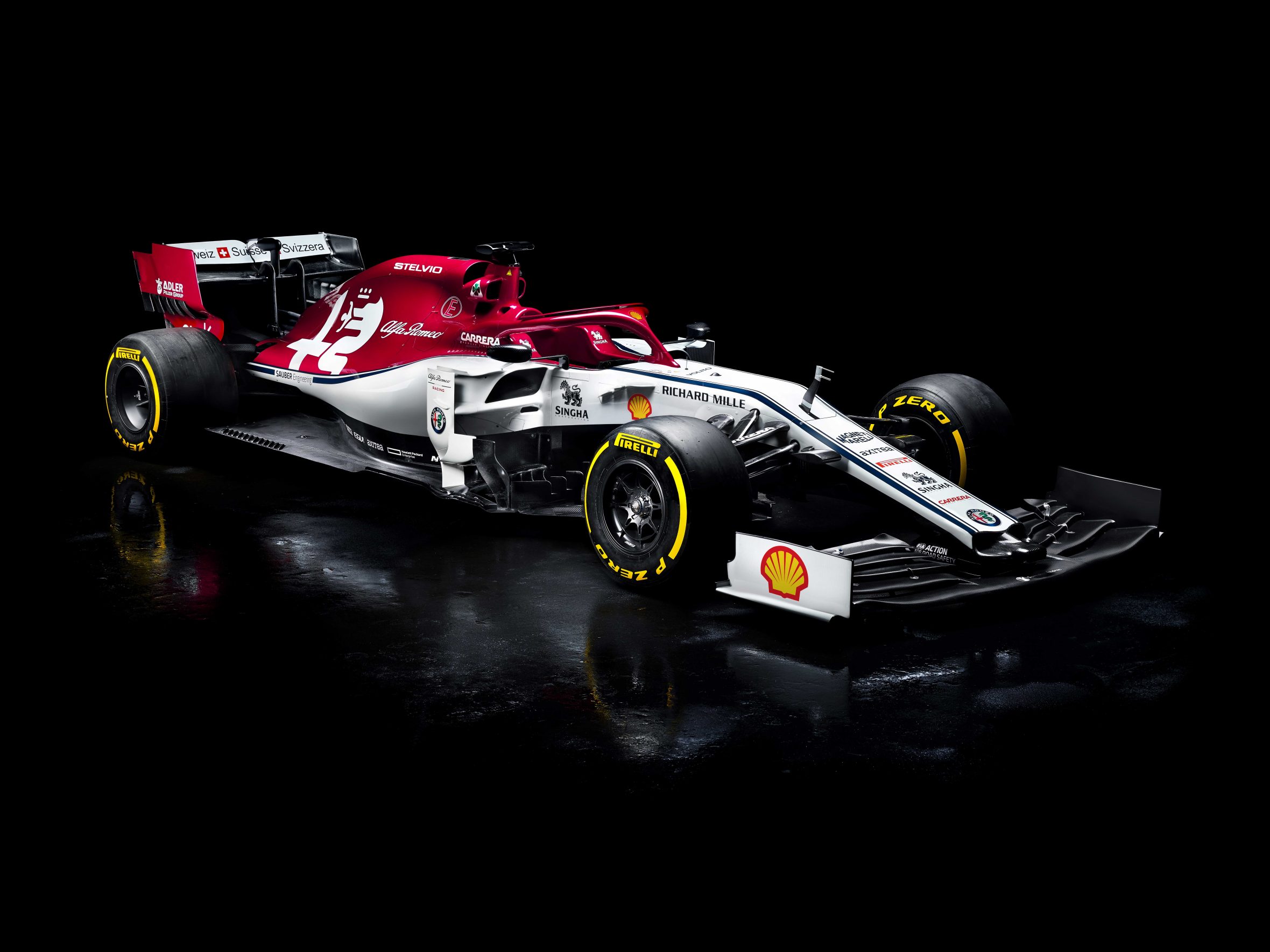 索伯帮助开发了阿尔法罗密欧的F1赛车，其中包含143个3D打印部件。照片通过阿尔法罗密欧。