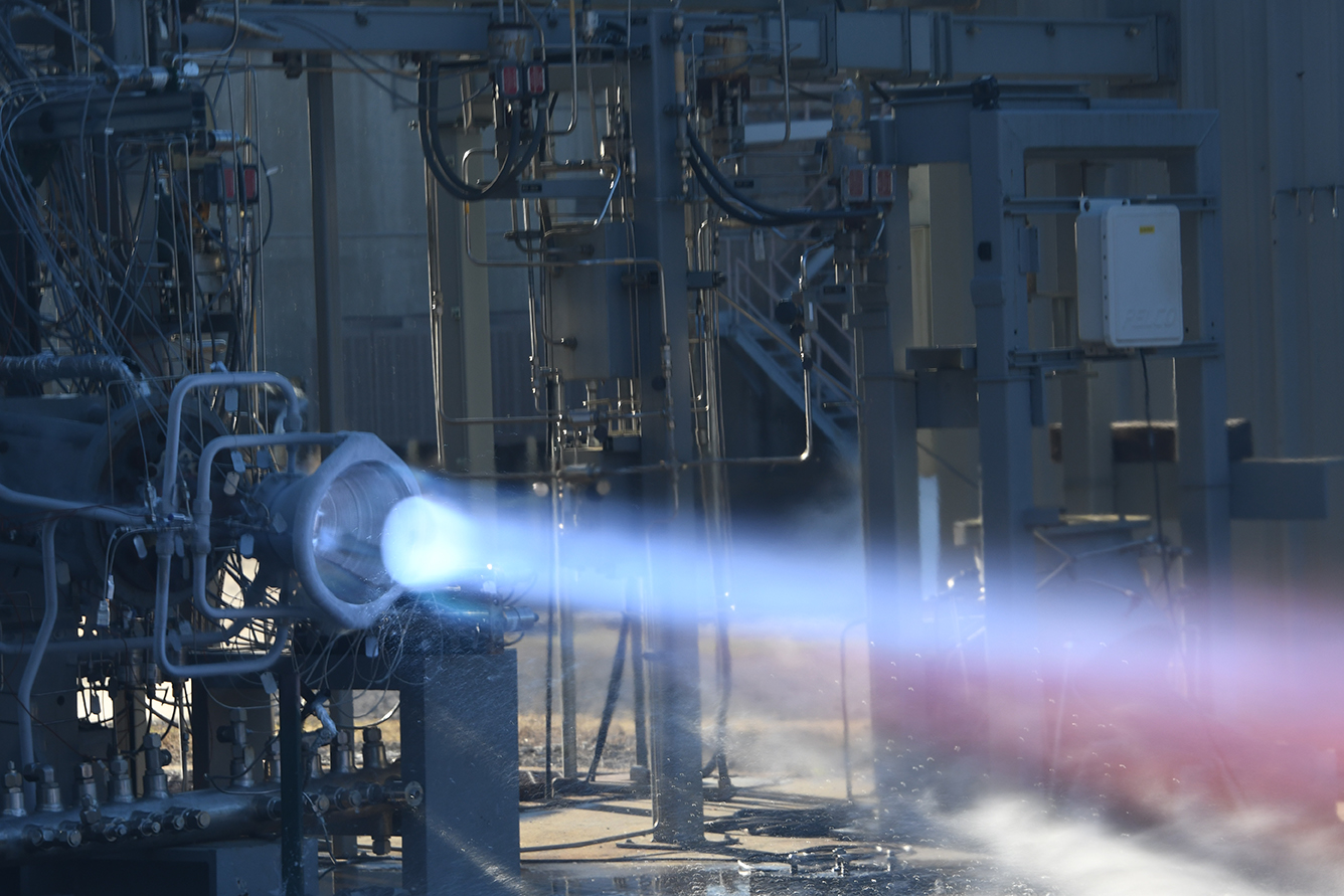 NASA火灾测试其3D打印发动机组件。通过NASA照片。