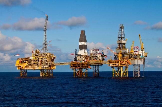 道达尔在北海的埃尔金-富兰克林石油钻井平台。通过总照片。