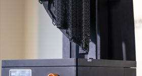 3D印刷部分被XWash系统洗涤。照片通过nexa3d。