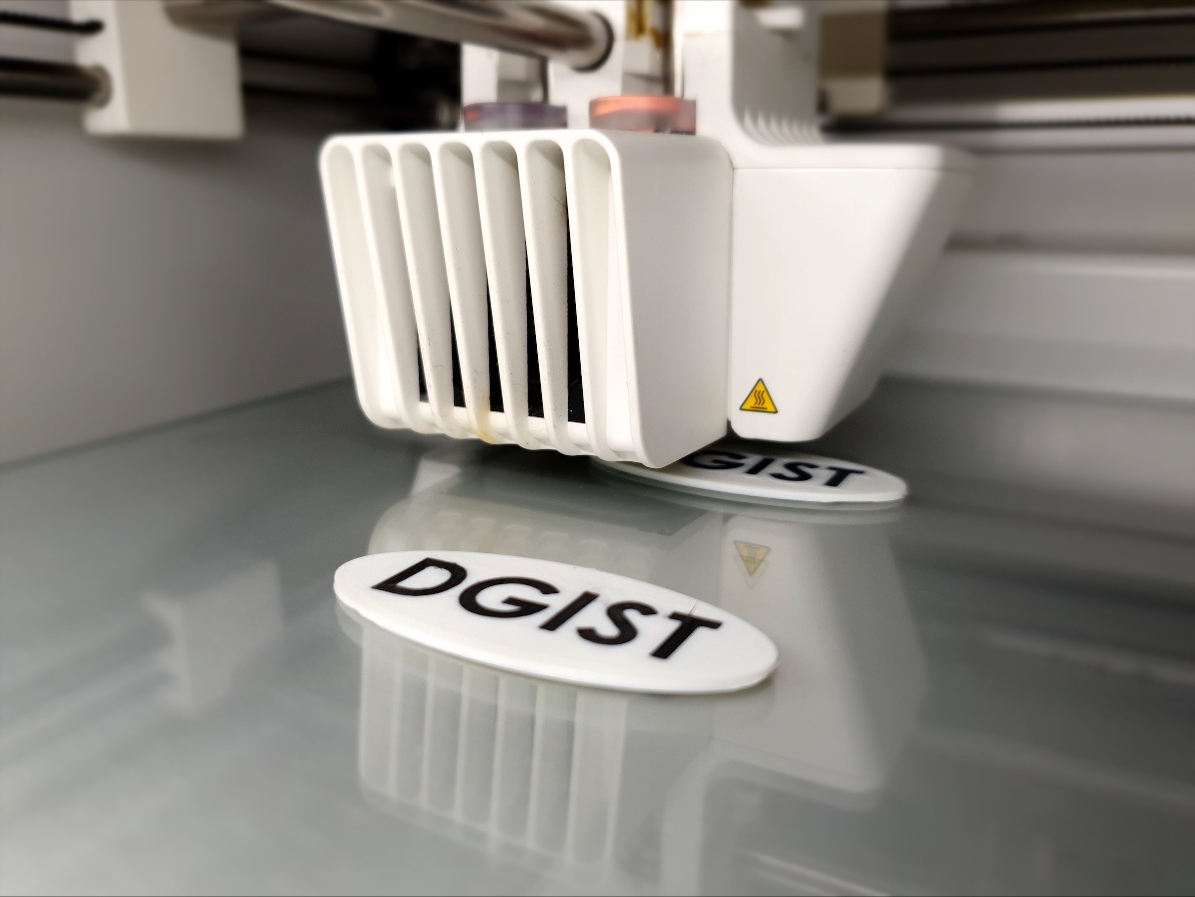 dgistscientists have developed a novel, multi-directional pressure sensor using 3D printing technology that is low-cost and scalable to large-scale production of smart robotic systems. Photo via DGIST.