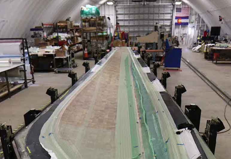 NREL研究人员设计了一个13米长的热塑性刀片原型。