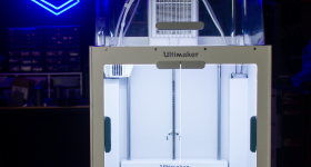 MatterHackers将向美国海军和海军陆战队基地提供Ultimaker S5和材料。照片通过Ultimaker拍摄。