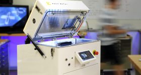 Xact Metal新推出的XM200C 3D打印机。