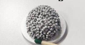 由METSHAPE打印的30mm流感病毒3D模型。通过METHAPE的照片。