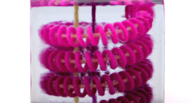 液体螺旋螺旋3D印在实心块中。通过Cu Boulder的照片。