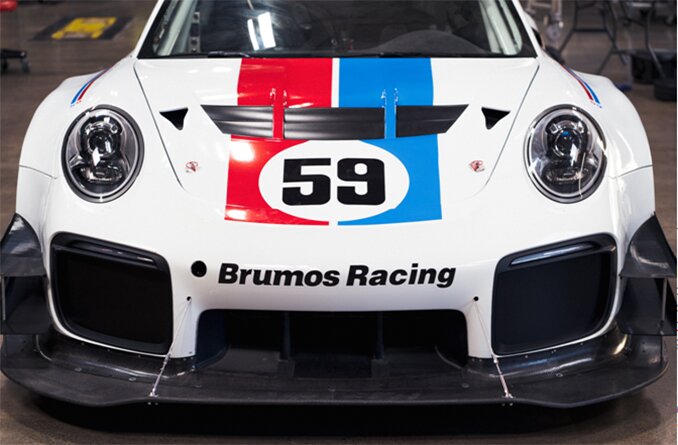 Brumos Racing的GT2 RS Clubsport赛车。通过Airtech的照片。